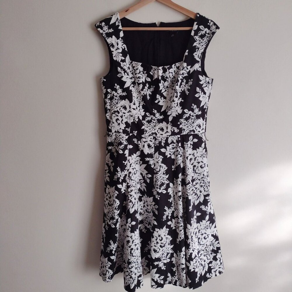 White House Black Market Black and White Floral Midi Dress